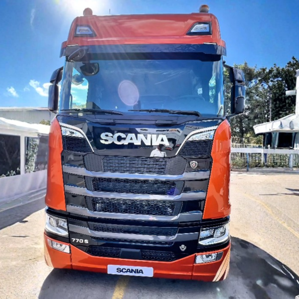 SCANIA 770S OU 1,2 MILHÃO NO PIX